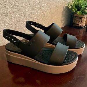 Brooklyn low wedge - Crocs